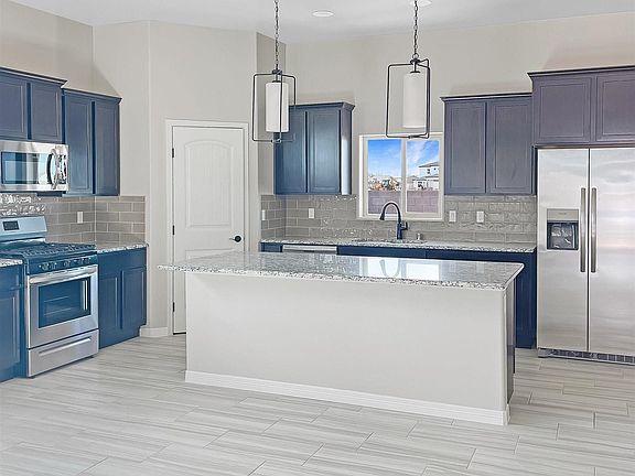 3rd image of 3735 Honeysuckle Dr