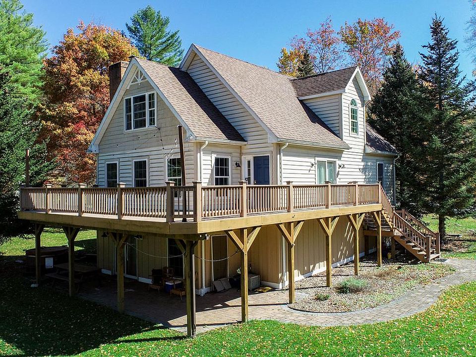 1st image of 32 Hazelhurst Ln