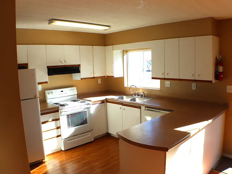 Swan Landing Apartments — Photo 2