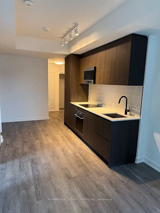 1 bed, $2,100 — Photo 4