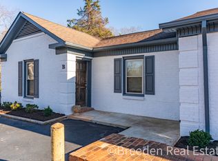 348-01: 204 East McDowell Street - B, Morganton, NC 28655