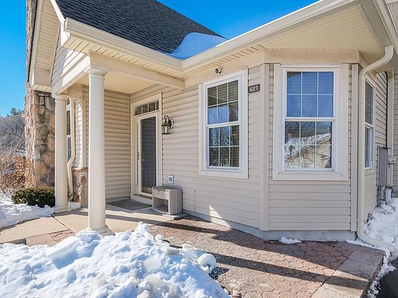 3rd image of 627 Bellflower Rd