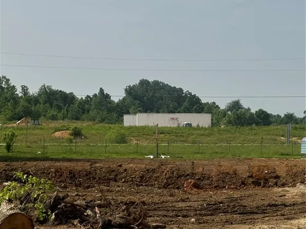 1149 Mistletoe Ln, Poplar Bluff, MO 63901