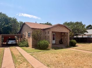 504 Avenue F SE, Childress, TX 79201
