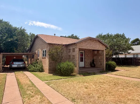 504 Avenue F SE, Childress, TX 79201