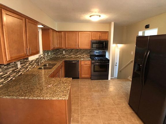 3rd image of 761 Edwards Dr