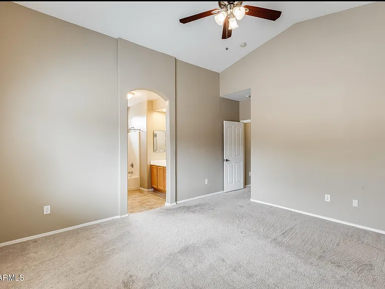 1979 N Vista Ln — Photo 12