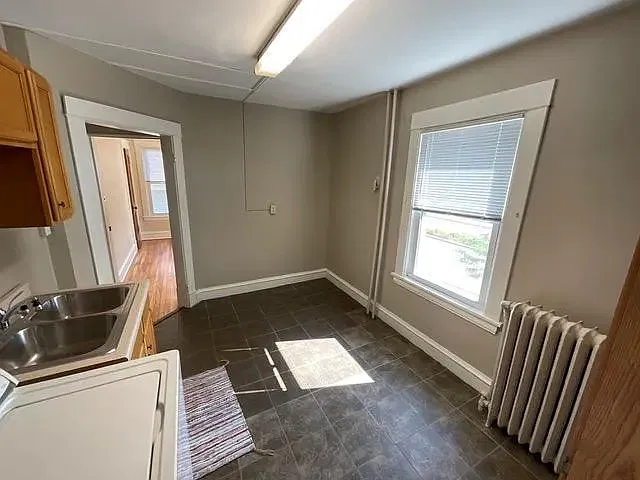 5 bed, 1.5 bath, $2,600 — Photo 4