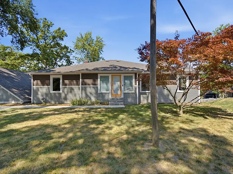 2200 S Long Lake Rd — Photo 29