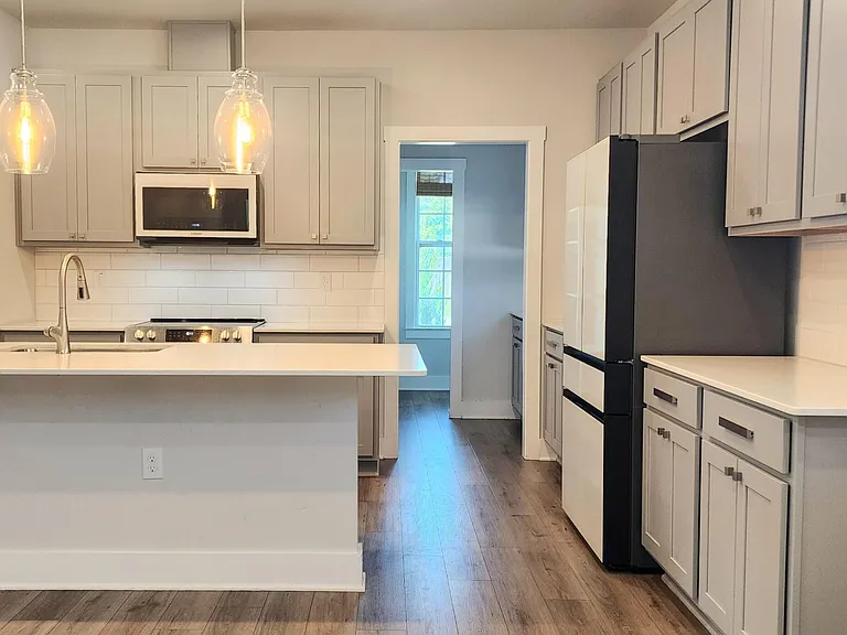 190 Salem Village Dr — Photo 2