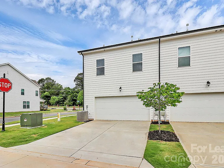 720 Herlong Ave — Photo 31