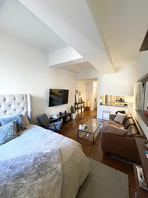 Rented by NY Living Solutions | media 21