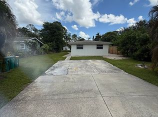 5458 Sholtz St, Naples, FL 34113