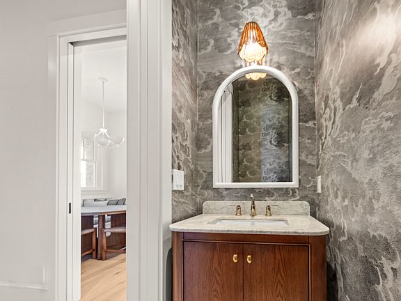 4th image of 4 Somerset Ln
