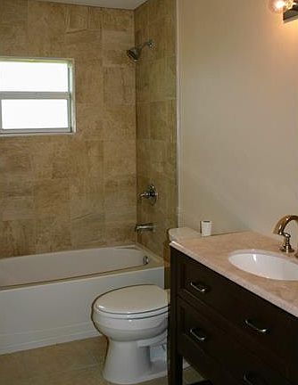 3rd image of 1102 Adams Ave