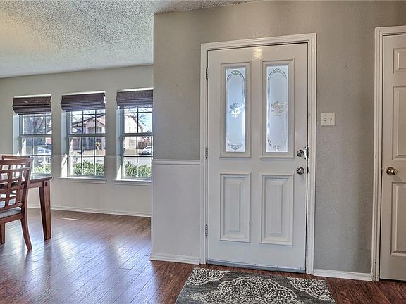 3rd image of 7429 Emerywood Ln