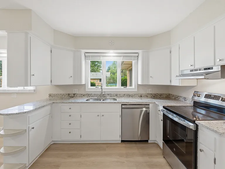 1358 Juliet Dr — Photo 18