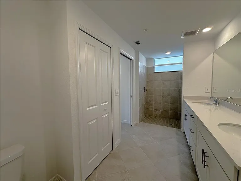 14231 Heritage Landing Blvd #1918 — Photo 31