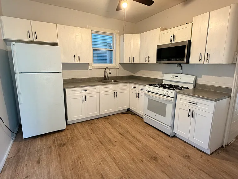 54 Ryerson Ave #1 — Photo 6