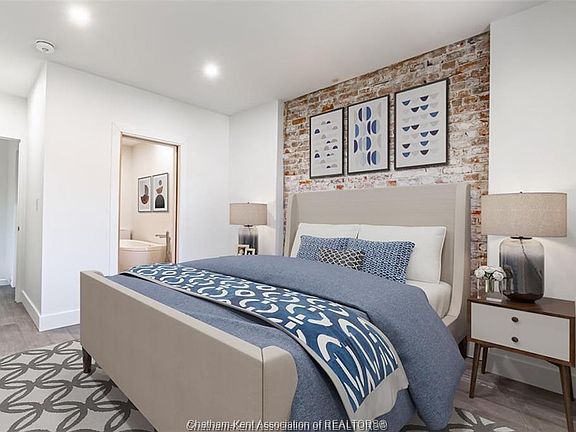 3rd image of 69 King St W #203