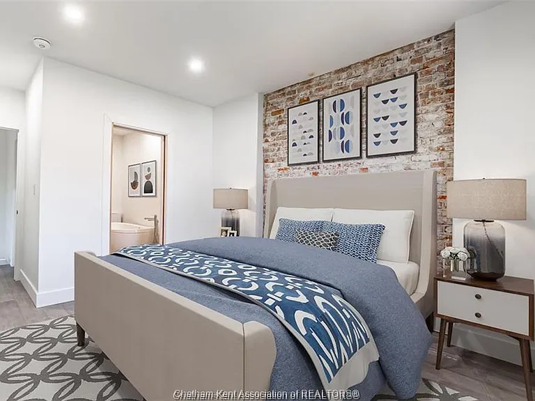 71 King St E #203 — Photo 3