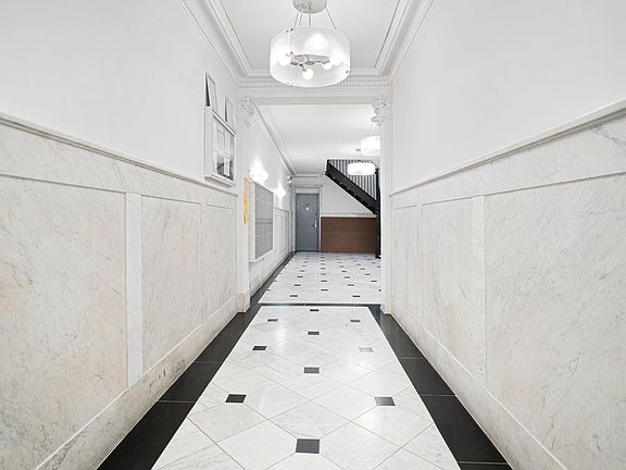 4th image of 29 W 119th St #27