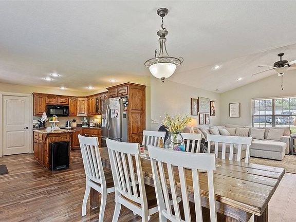 5th image of 11074 Iris Rd