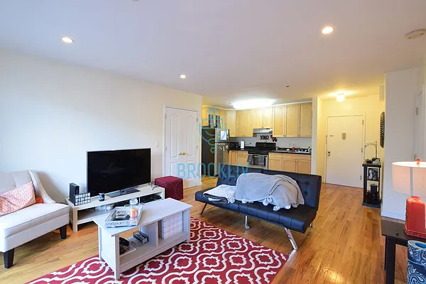 Rented by null | media 44