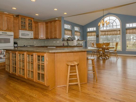 Cabinets, Cabinets and more cabinets!