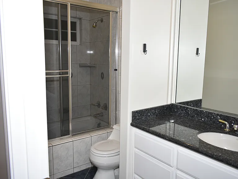 4751 Haskell Ave — Photo 21