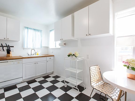 Enjoy your breakfast in this bright sunny eat in kitchen.