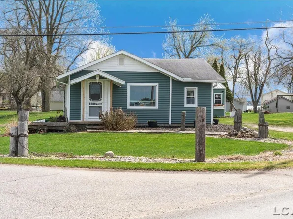 3193 Round Lake Hwy, Manitou Beach, MI 49253