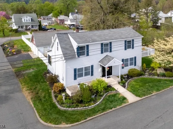 7 Park Sq, Lopatcong Twp., NJ 08865