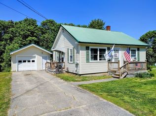 14 Hillcrest St, Gardiner, ME 04345