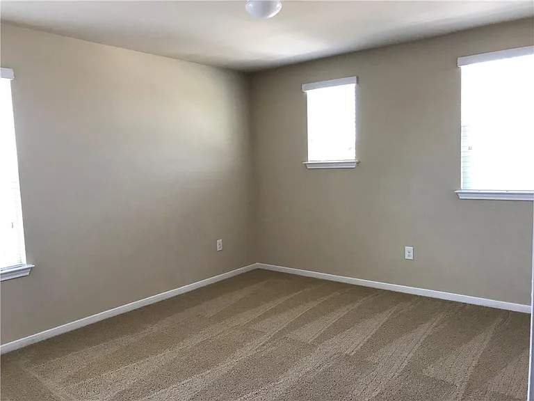 3201 Ortman Dr — Photo 23