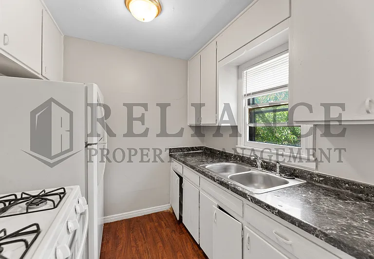 2237 N Erie Ave — Photo 18