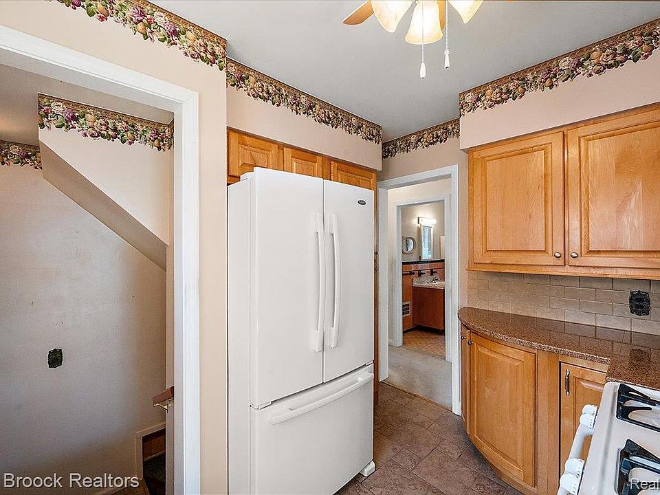 22665 Madison St, photo 12