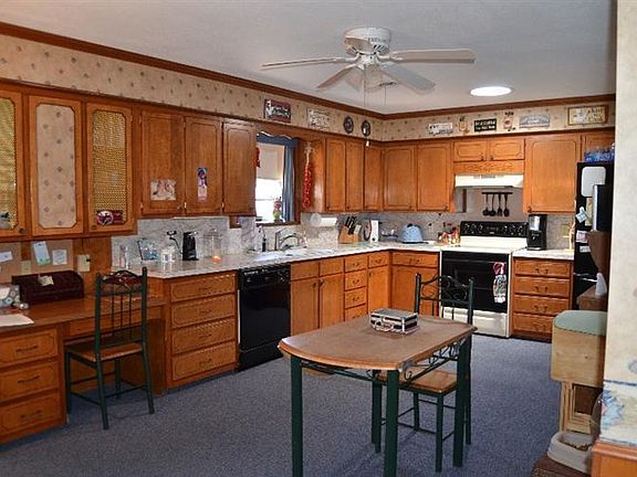 3rd image of 1609 W Avenue B