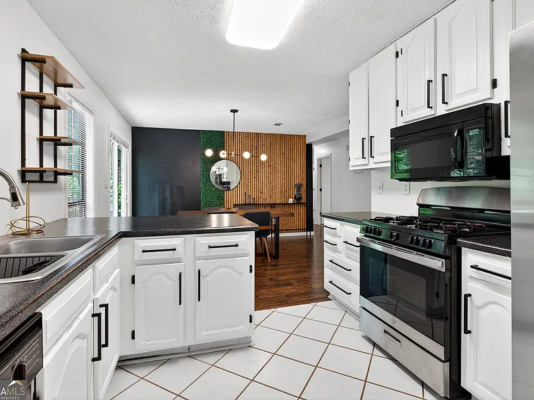 11525 Matthews Trl — Photo 10