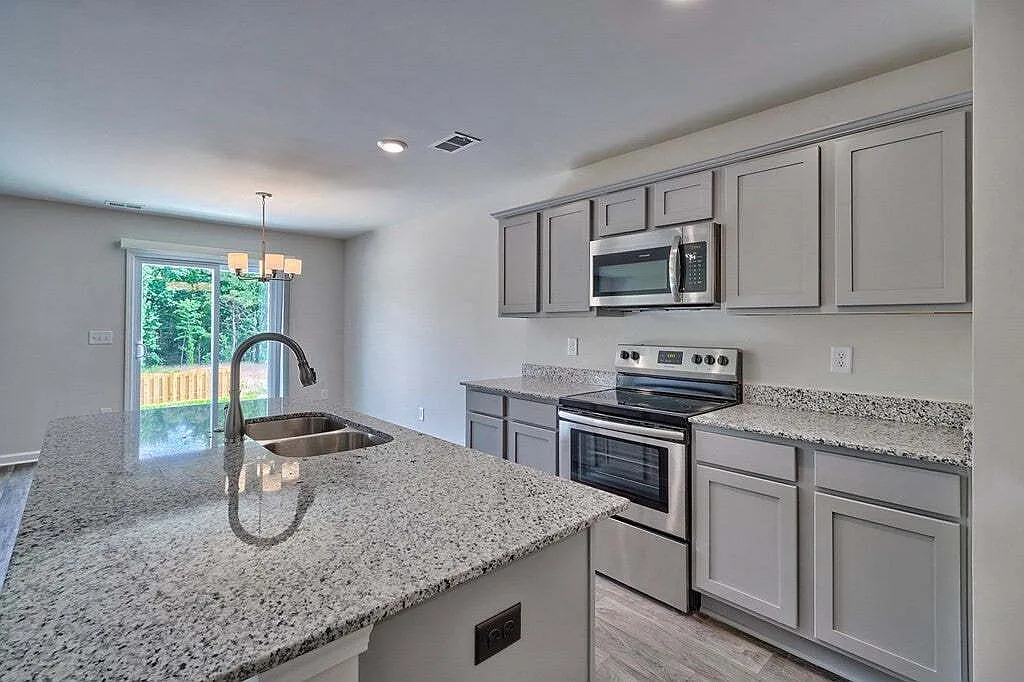 3 bed, 2.5 bath, 1883 sqft, $2,000 — Photo 4