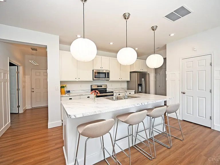 5595 Noble Ct — Photo 9