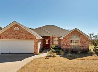 1214 Riverwood Trl, Cleburne, TX 76033