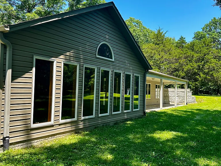 8100 E Mount Hope Rd — Photo 32