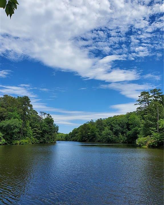 1st image of Lynnlake Ct