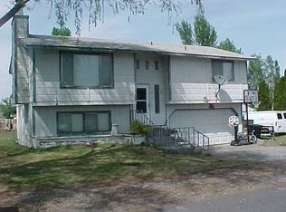 112 John Day St, Umatilla, OR 97882