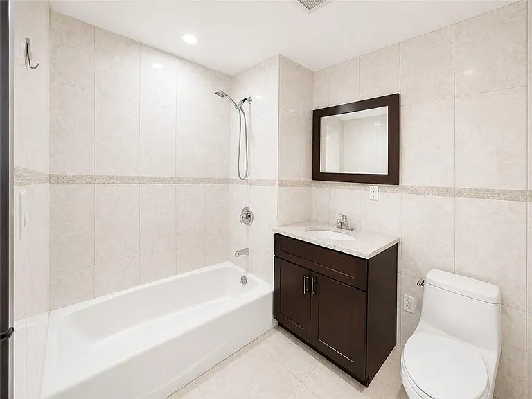 41 42 College Point Blvd #6A — Photo 9