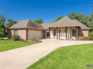 916 Esperanza Dr, Port Allen, LA 70767