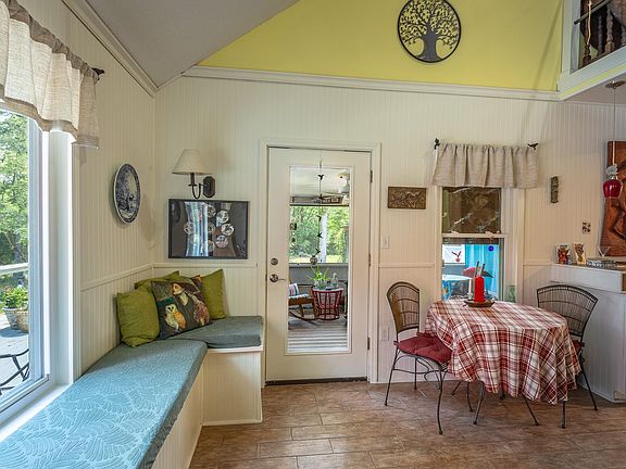 3rd image of 107 Wildlife Ln