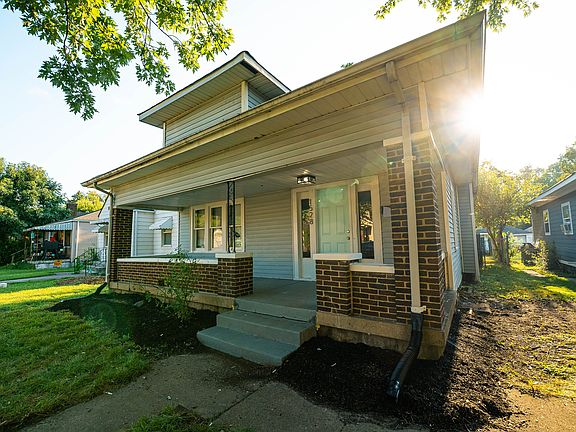 2nd image of 1528 N Grant Ave