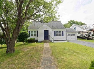 2922 Halsey Dr, Schenectady, NY 12304